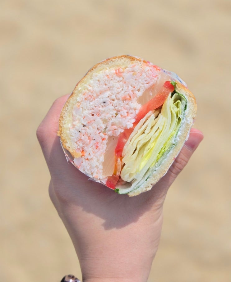  속초 중앙시장 맛집 오픈런 홍게샌드위치는 처음이야 (속초751샌드위치 중앙시장직영점)