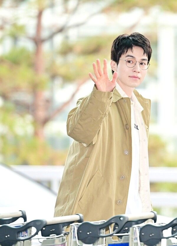  이동욱, 대통령선거 앞두고 소신 발언…"최악을 막는 것"