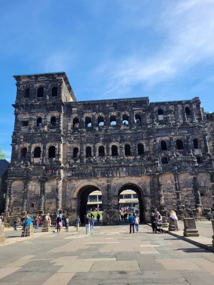  포르타 니그라 Porta Nigra