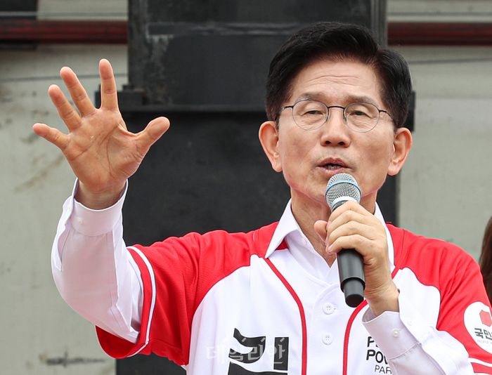 <b>김문수 골든크로스</b> 진입, 본투표 대역전 가능성