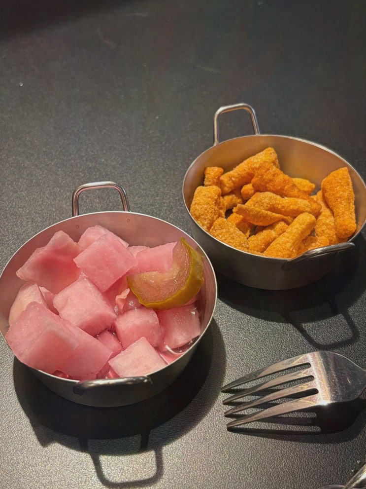  산산바베큐치킨 신촌본점, 신촌술집에서 즐기는 점보 치킨