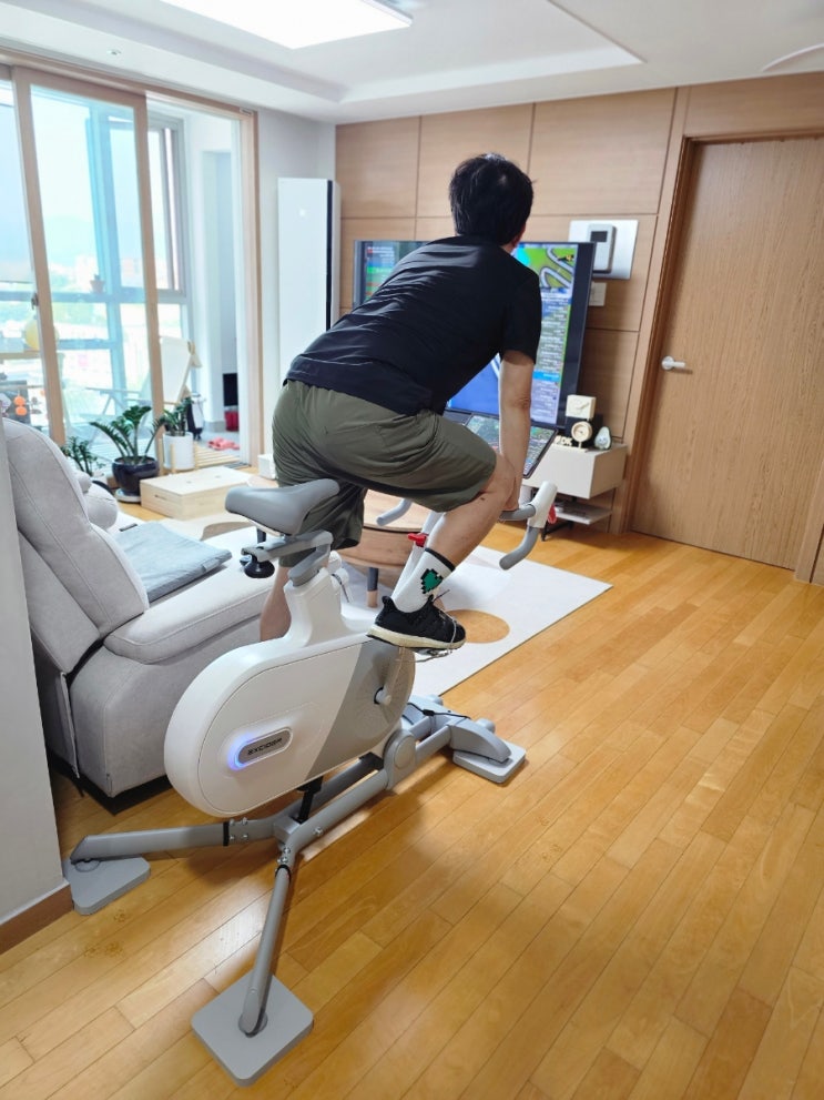  홈트 기구 엑사이더 스피닝자전거 인터벌 트레이닝은 실내자전거 운동 루틴으로 효과 좋아