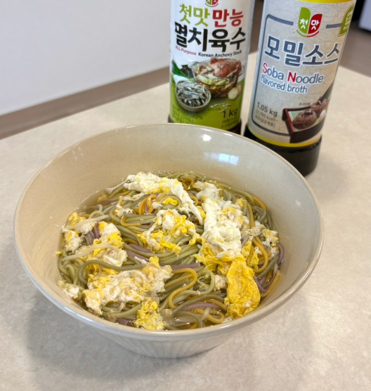  첫맛 만능 멸치육수로 만드는 초간단 잔치국수 레시피