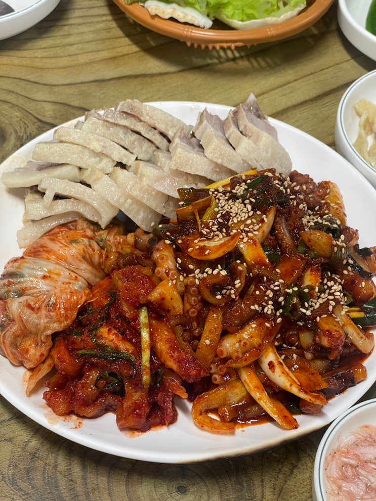  종로3가역 최부자보쌈 (감자탕 주는 보쌈집)