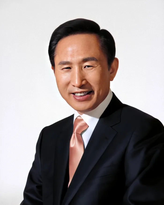 “이명박 전 <b>대통령</b> 프로필과 업적, <b>논란</b>까지 한눈에 보기”