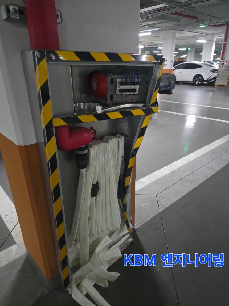  아파트 주차장옥내소화전함 파손교체작업 및 소방배관교체공사