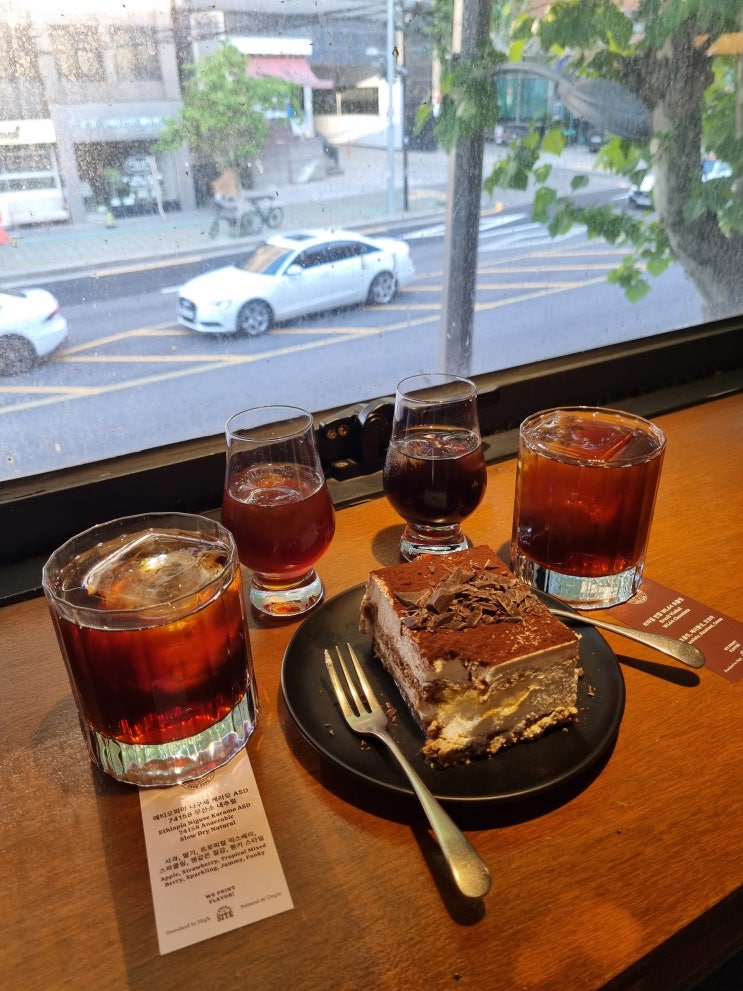  연남동 핸드드립 맛집 | 커피가 맛있는 카페, 센트럴사이트 연남점