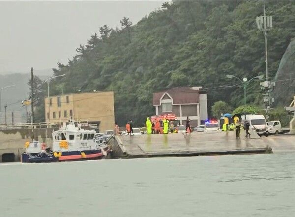  가족 태운 차량 해상 추락…40대 아버지 살인 긴급체포(종합)