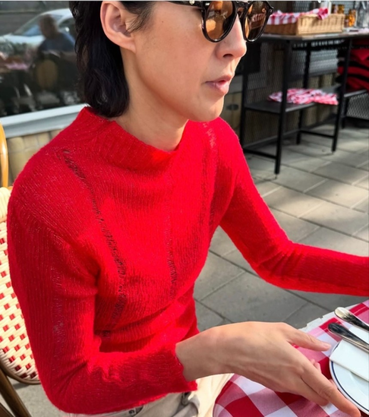 [속보] <b>홍진경</b>, 빨간 티셔츠 '<b>정치색 논란</b>'…자필 <b>사과</b>까지!... 