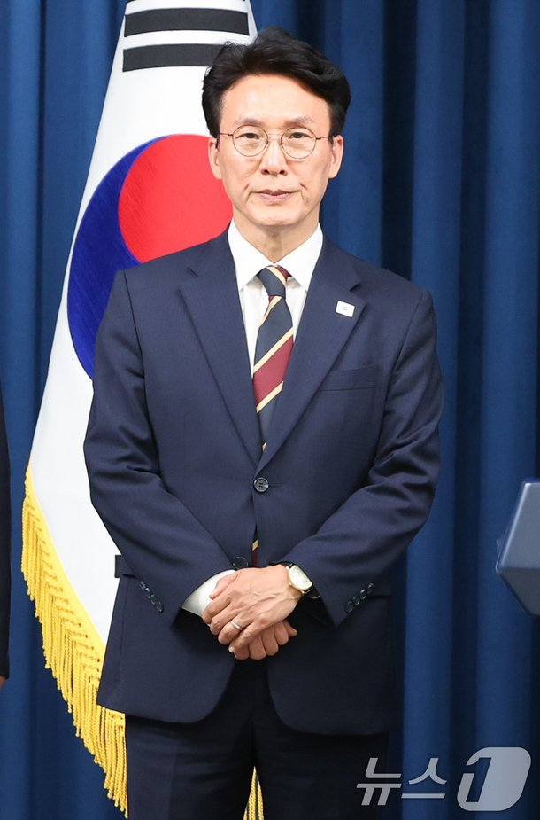 [속보] 이재명 정부 첫 국무<b>총리 후보</b>, <b>김민석</b> 의원 지명!  '능력... 