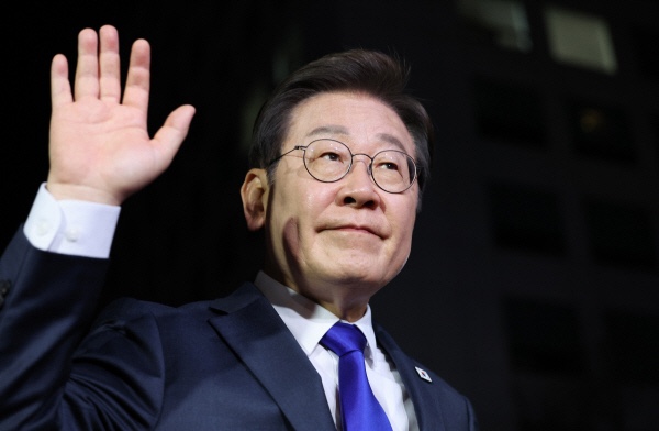 이재명 <b>정부</b> 첫 업무…비상경제<b>TF</b>·지역화폐·법안 재추진... 