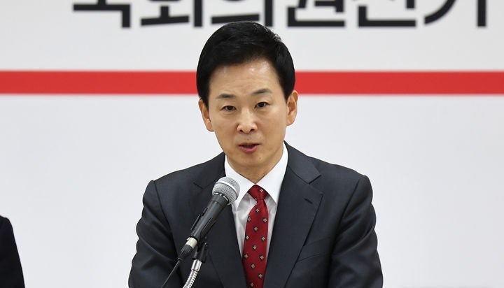 국민의힘 국회의원 유영하 프로필 나이 고향 학력 경력 재산 "하와이서 골프나 치시라"