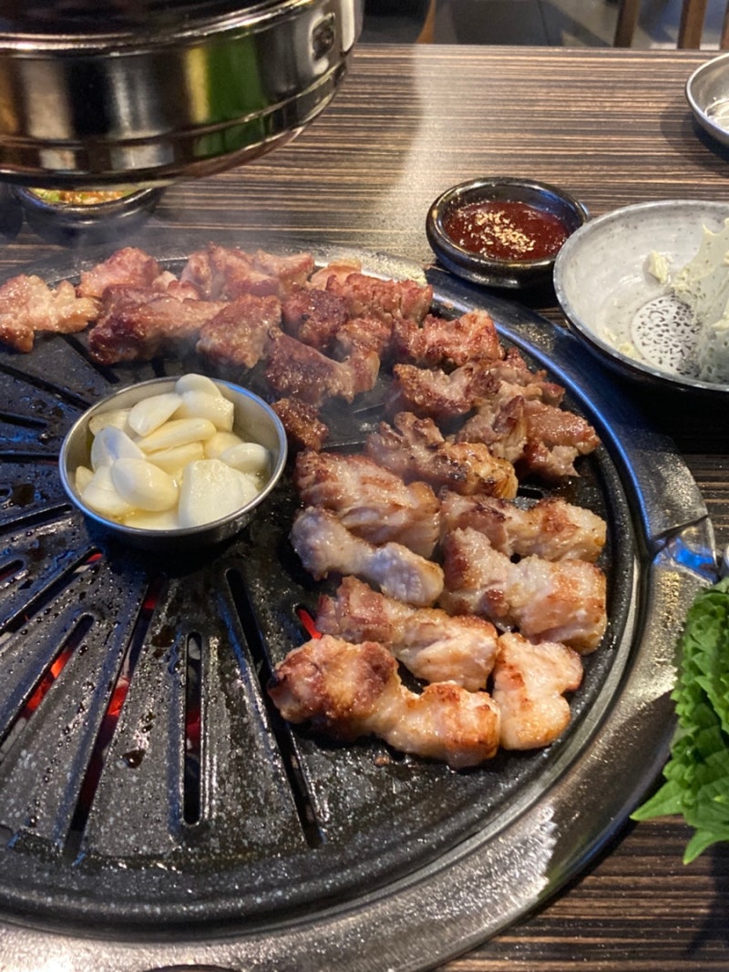 율량동 삼겹살 맛집ㅣ율량동 단체 방문 추천ㅣ철이네 꽃삼겹