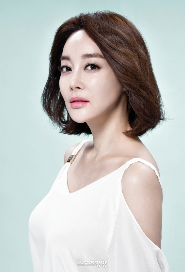 [속보] <b>김혜은</b>, <b>유시민</b> 작가 비판 <b>사과</b>…“말의 무게를 다시... 