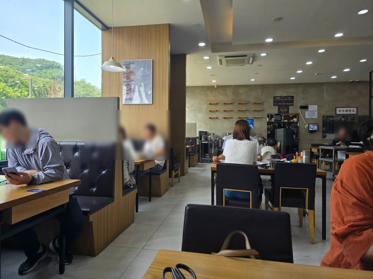  [내돈내산] 녹두전 + 보쌈 + 만두 + 요리 1개 가성비 정식 파는 메밀래 방문 후기 (대기, 메뉴, 내부, 주차, 들기름, 비빔면 등)