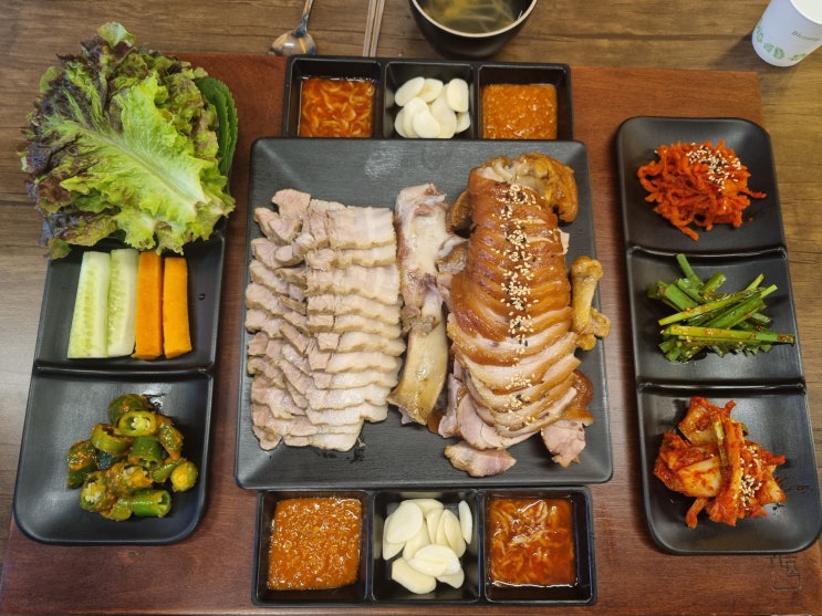  장안동 보쌈 족발 한 점이면 충분한 귀한족발 장한평점