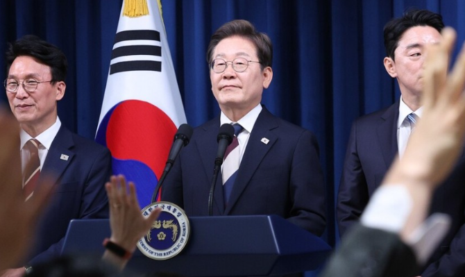 이재명 대통령, <b>국무총리</b> <b>김민석</b>, 국정원장 이종석 등 <b>임명</b>... 