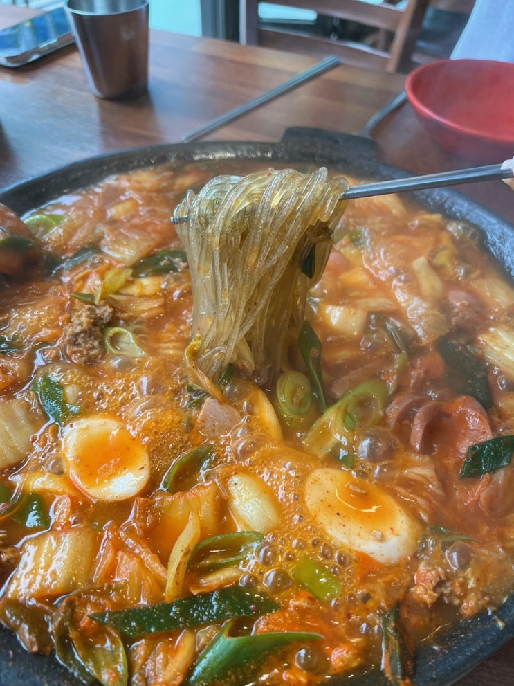  송도 부대찌개 맛집 추천 – 진한 국물 맛이 일품인 송자매 부대찌개 솔직 후기