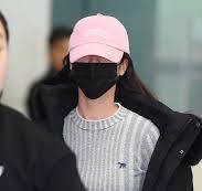 가렸는데, 빛나버리고 말았다. 장원영 얼굴소멸 야구 볼캡 모자