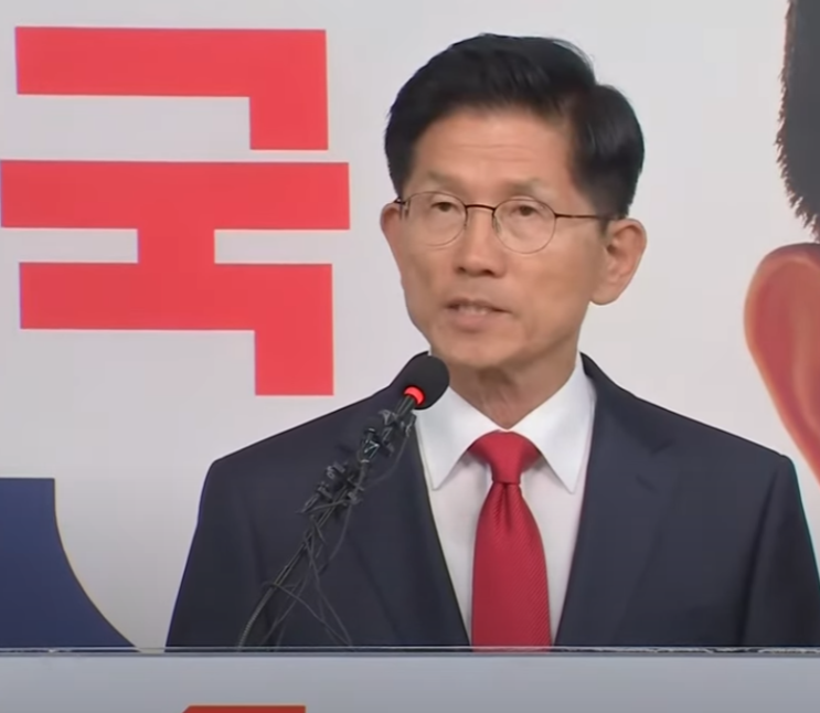 <b>김문수</b> 기자회견에 이준섭 입장발표..주요 보수 야당 인사들의... 
