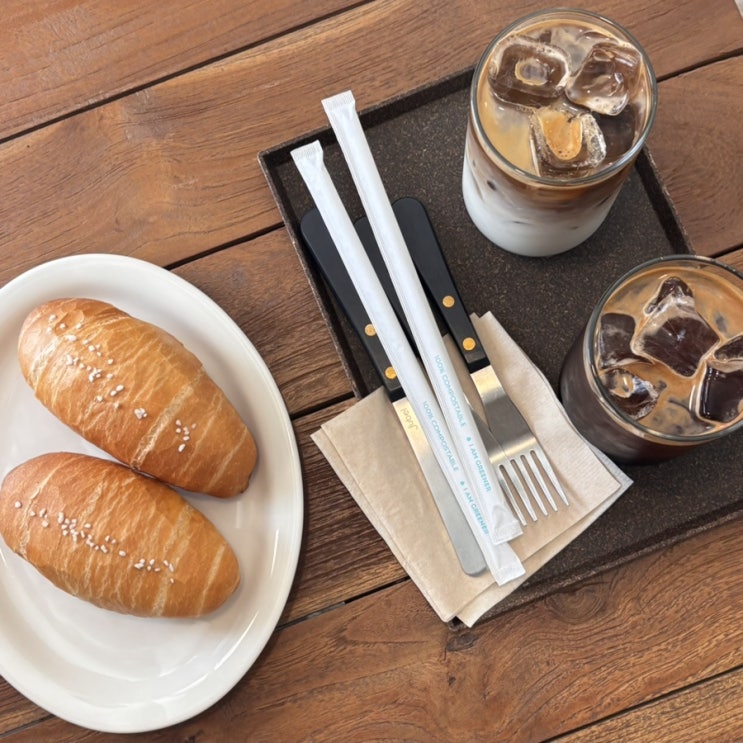  청주 소금빵 맛집 우븐_바삭한 크랙소금빵이 인기 있는 카페 내돈내산 후기