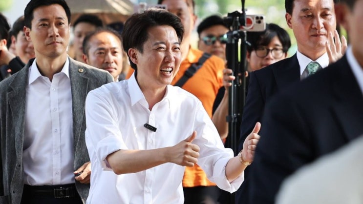 <b>이준석</b> 득표율 10% 못넘었지만 <b>선거</b>비용 <b>흑자</b>…빚지고 은퇴 안해