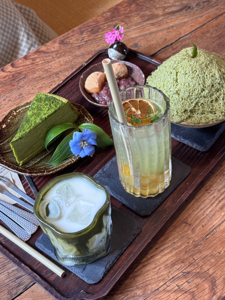  청사포카페 말차에 진심인 심미안, 택배 디저트 테린느 바이어리셔, 네네치킨 스노윙