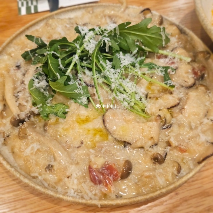  Dr.ROBBIN 닥터로빈 한남동 브런치 베이커리 카페 비건 레스토랑 파스타 맛집 [내돈내산]