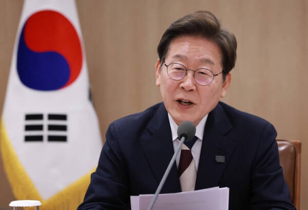 이재명 <b>대통령</b>, 취임 후 첫 <b>국무회의 주재</b>…민생 안정과 국정... 