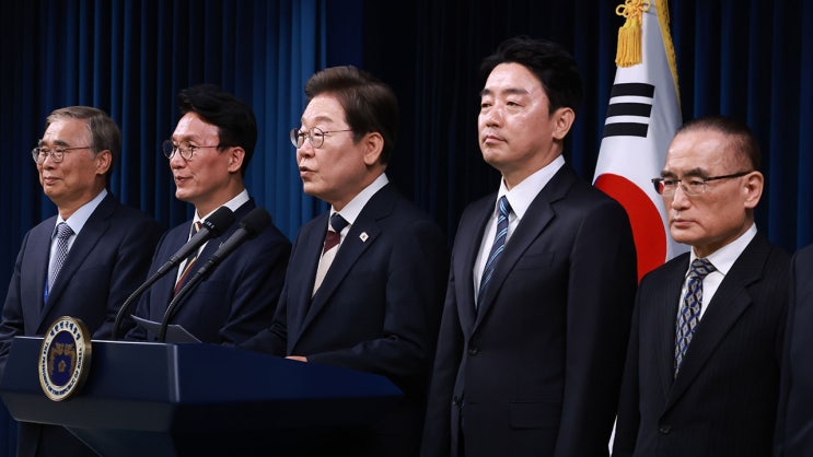 [속보] <b>이재명</b> 정부 - 이종석 위성락 황인권 카드로 <b>남북관계</b>... 