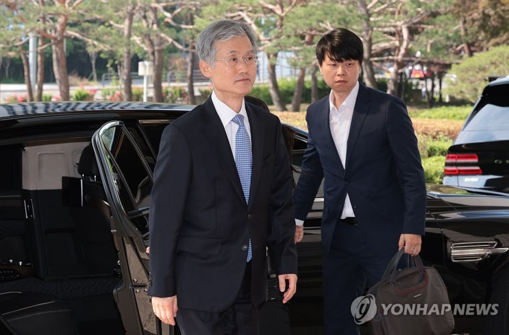 <b>조희대</b> 대법원장, '<b>대법관 증원법</b>'에 "국회와 <b>협의</b>, 공론의 장... 