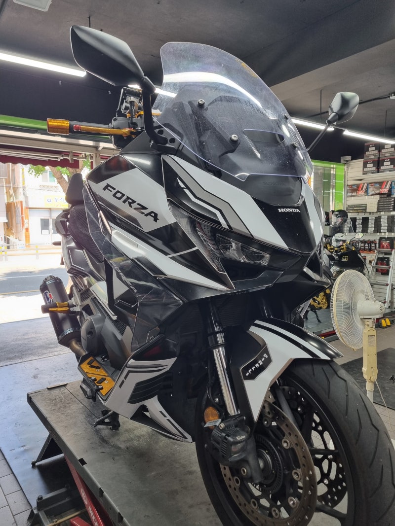 혼다 PCX125 순정IRC 타이어교환 혼다 포르자350 앞타이어 앞패드 교환 혼다 포르자750 아크라포....