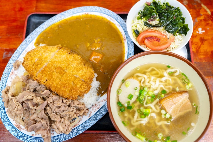  오키나와 국제거리 맛집: 뭐 먹을지 고민하기 싫을때 24시간 영업! 소바, 카레, 돈부리 by 석영작가