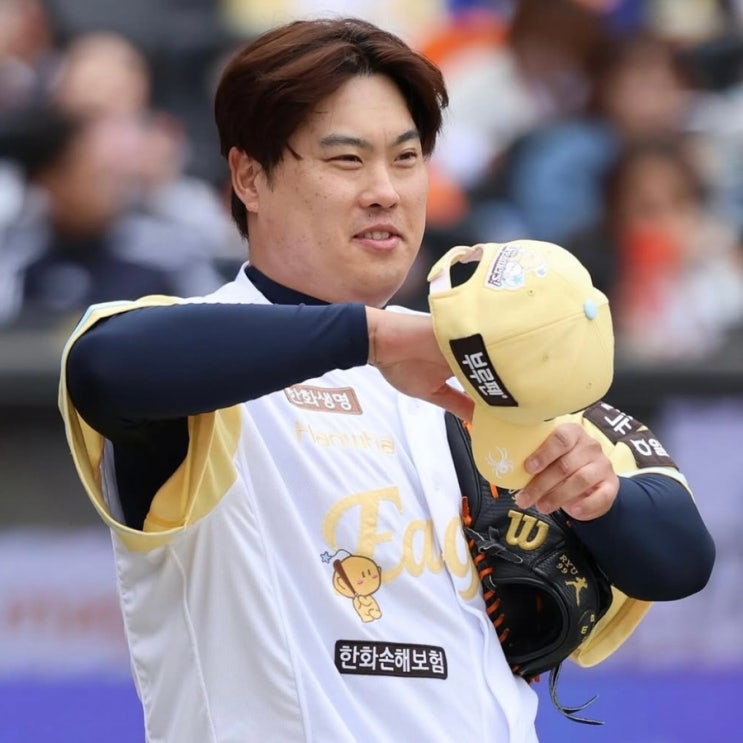 야구선수 <b>류현진</b>, 2025 KBO <b>올스타</b> 팬 명단 제외 이유와 논란... 