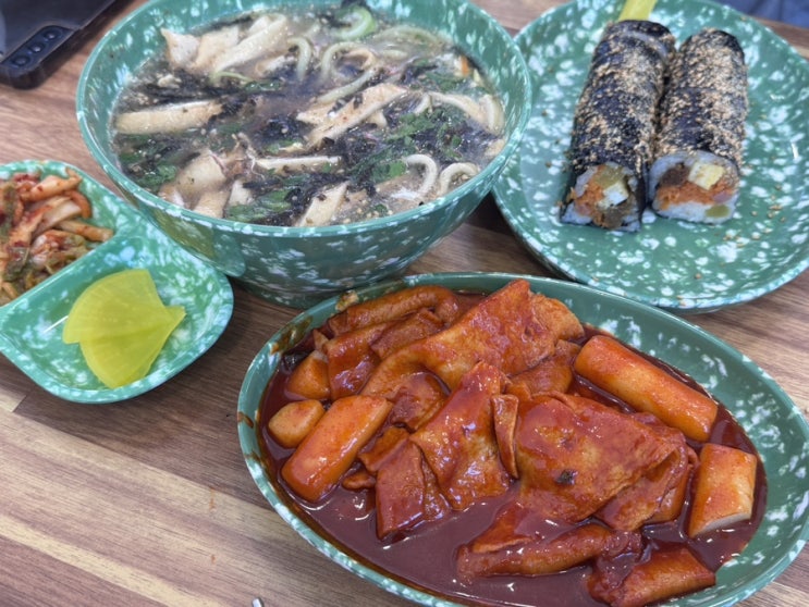  부산 영도 맛집 카페 백설대학 쫄우동 김밥 떡볶이, 신기커피 팬케이크