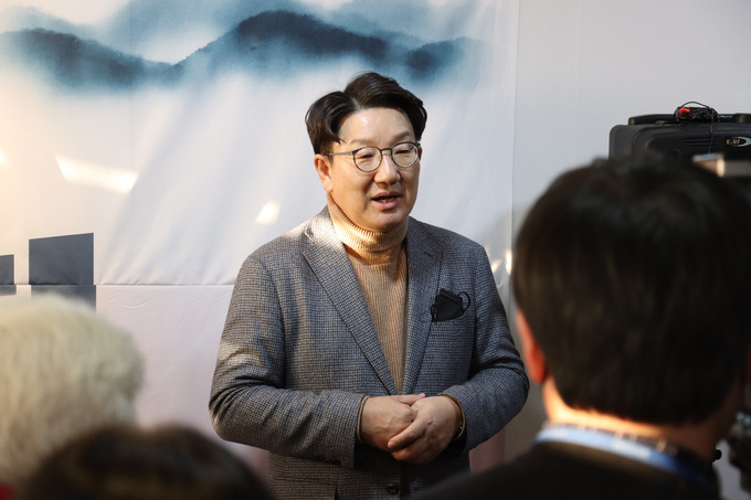 <b>권성동</b> “원내대표직... 대선 패배 책임 지고 <b>사퇴</b> 선언