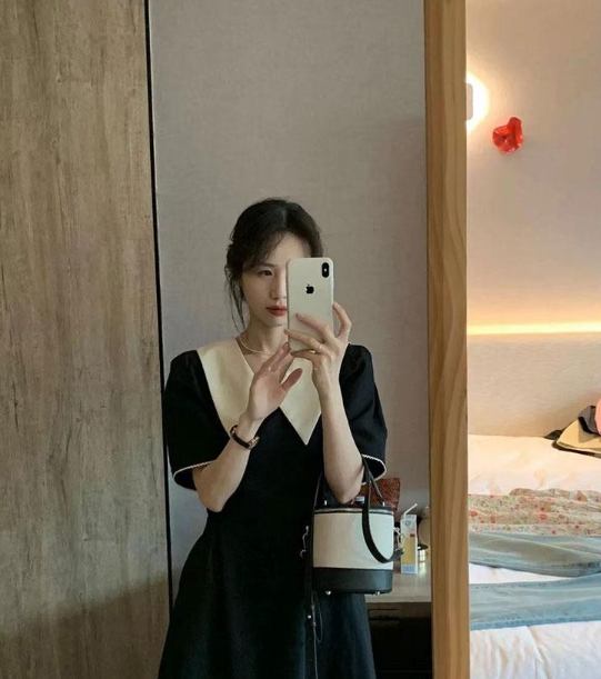  빅사이즈도 거뜬히 소화 가능해 올 여름 여성들에게 사랑받을 카라가 매력인 반팔 블랙랙 여자 원피스 코디 추천