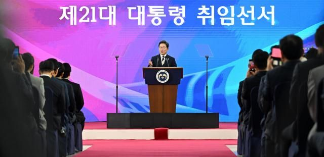  취임 첫날 '비상경제TF' 지시…이재명 대통령, 경제회복 '올인'
