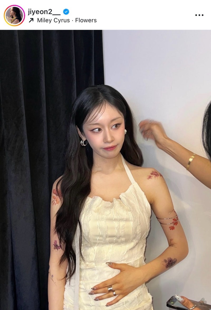 티아라 지연 전신타투 공개 , 팬들 호불호 갈리는 이유 ?