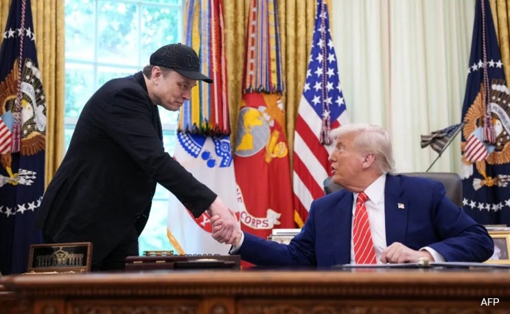 <b>머스크</b> “역겹다”…<b>트럼프</b>와 우정 <b>파탄</b> 전말