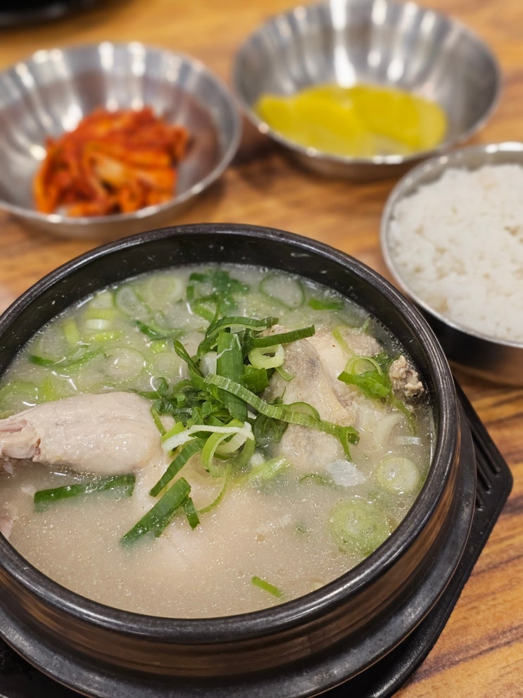 (부산 서면) 서면역 근처 단골집 언양닭칼국수 서면부전점 여름보양식 닭곰탕 먹으러 감