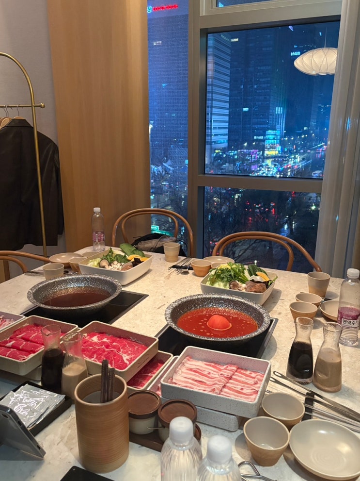 단체모임 분위기 좋은 모던샤브하우스 광화문D타워점