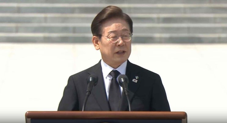 현충일 추념사···"보훈은 희생과 헌신에 대한 최소한의 <b>예우</b>"