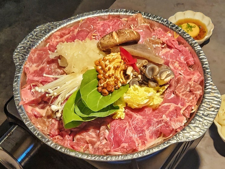 [삼각지 맛집] 고메드용산, 동굴 컨셉에서 스키야키 등 프리미엄급 안주를 맛볼수 있는 서울 소개팅 맛집 이자카야 (신용산 하이볼, 삼각지역 술집)