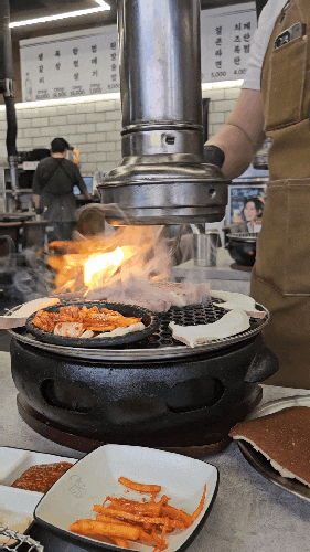  [구일갈비] 청주 산남동 숯불에 직접 구워주는 생갈비 삼겹살 맛집. 두툼껍데기는 별미 !! 회식 모임으로도 추천. 무료 주차장 있어서 편해요. (faet. 선한영향력가게)