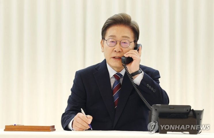 [속보] 윤 대통령, <b>G7 정상회의</b> 참석! <b>첫</b> 외교 무대 <b>데뷔</b>