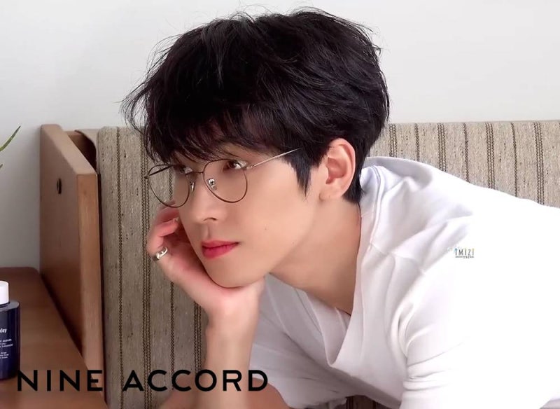 出生第197天。SEVENTEEN 圓佑的眼鏡。朴信惠的眼鏡。Nine Accord Neon LEO