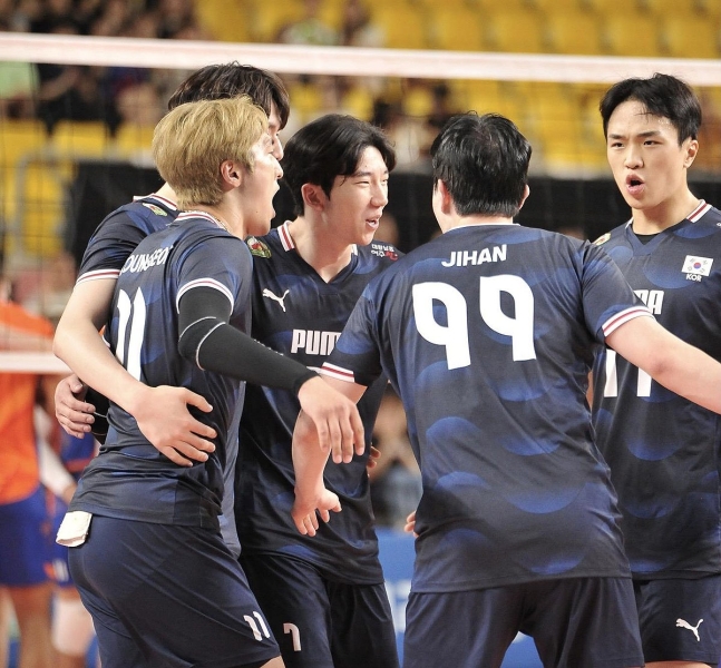 "임동혁 23점 폭발! 한국 <b>남자배구</b>, 네덜란드에 3-1 <b>역전승</b>"