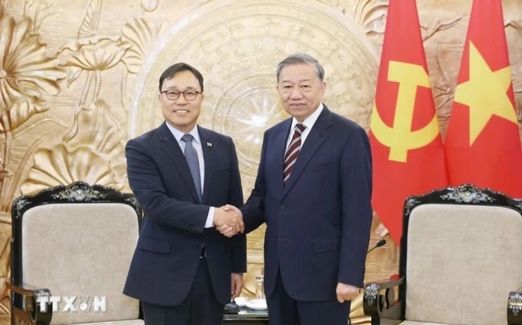 <b>베트남</b> 또럼서기장, 이재명... 무역, 투자, 기술 <b>협력 강화</b> 촉구