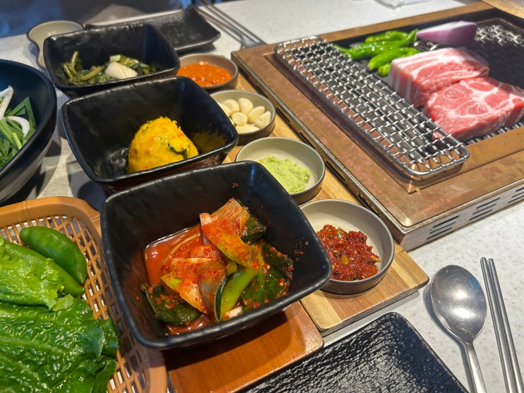  강남 신논현역 고급스러운 숙성 고기 맛집 추천<영동그집>(삼겹살, 목살, 감자살, 그집된장술밥)